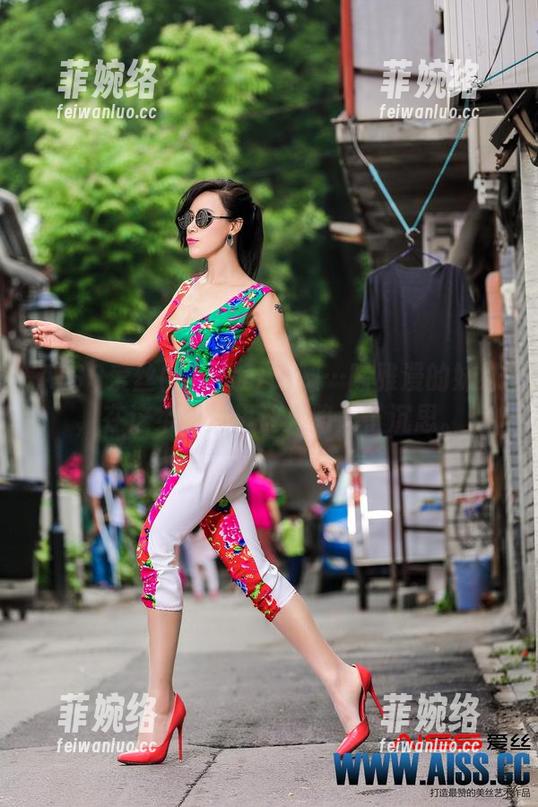 AISS爱丝(钻石版) - 嗯…陈雅漫的妹妹，在这组图片里让人陷入了沉思。