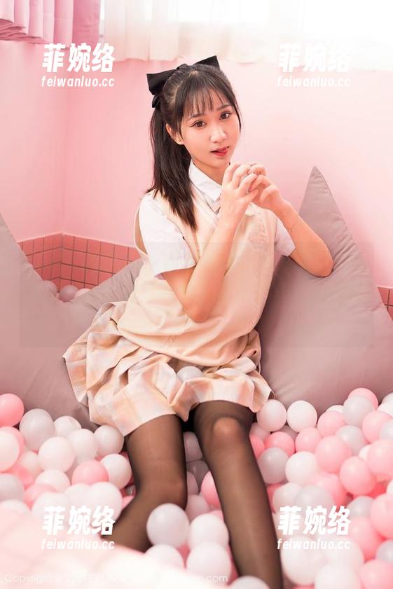 Feilin嗲囡囡 - 萌琪琪Irene来了，这组学姐美图一定要下载，不下载你会后悔的！