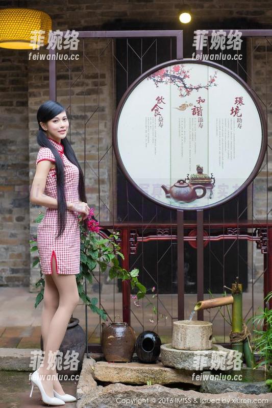 IMiss爱蜜社 - 校服写真？萌白酱实力演绎“你以为高中真令人怀念？”
