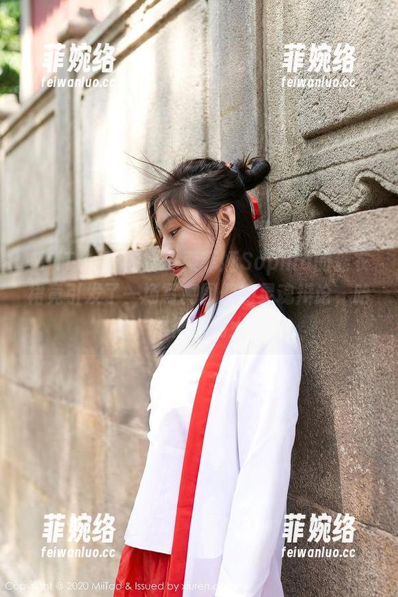 MiiTao蜜桃社-索菲娅Sophia MiiTao蜜桃社 - 索菲娅Sophia的连衣裙竟引发了一场写真图册的灵魂辩论,哈哈,难得脑洞大开。