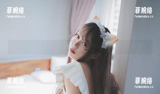 这组图片里，Mozzi(모찌)女友的眼神在说啥？click成为下载者吧！