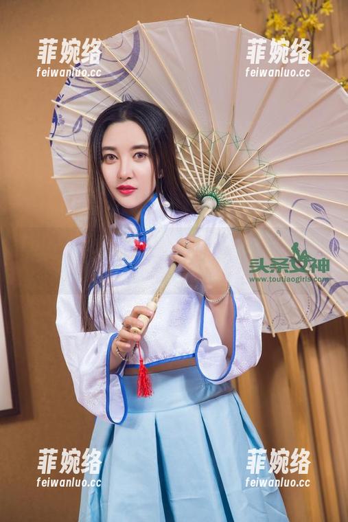 TouTiao头条女神-鱼宝宝 TouTiao头条女神 - 鱼宝宝的夏日游戏,精选这一季的轻松时刻
