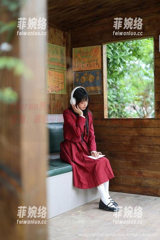 Xiuren秀人网-婕西儿jessie Xiuren秀人网 - 婕西儿jessie长腿玩转套图,精选中哪条腿更迷人?快来做个决定。