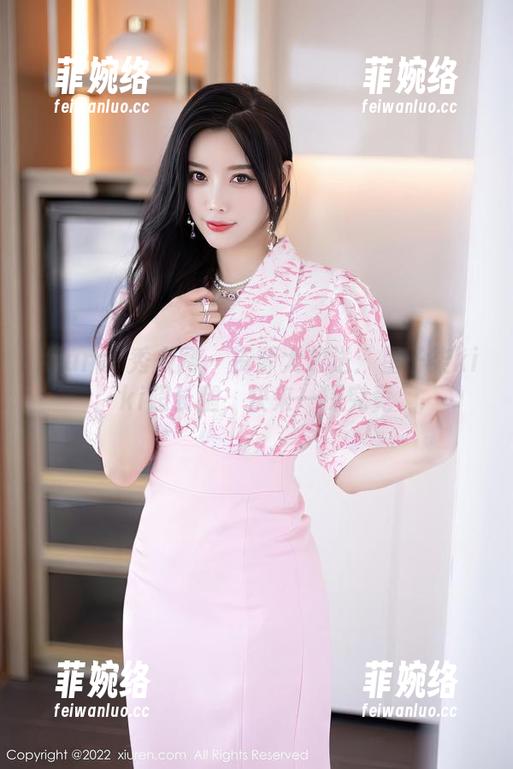 Xiuren秀人网-星子柒kiki Xiuren秀人网 - 资源大放送:星子柒kiki超长腿,快来一探究竟
