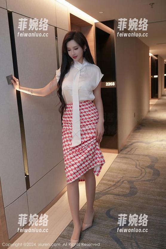 Xiuren秀人网-月酱儿 Xiuren秀人网 - 没想到月酱儿的纯白写真福利会让我产生这种联想