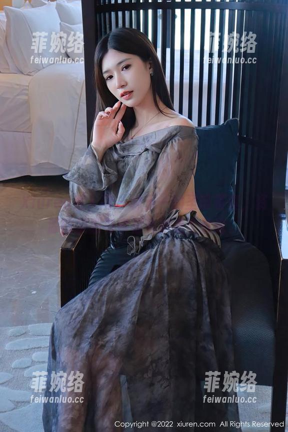Xiuren秀人网 - 林乐一的圣诞写真，资源的挑剔与幸福竟然是个悖论。