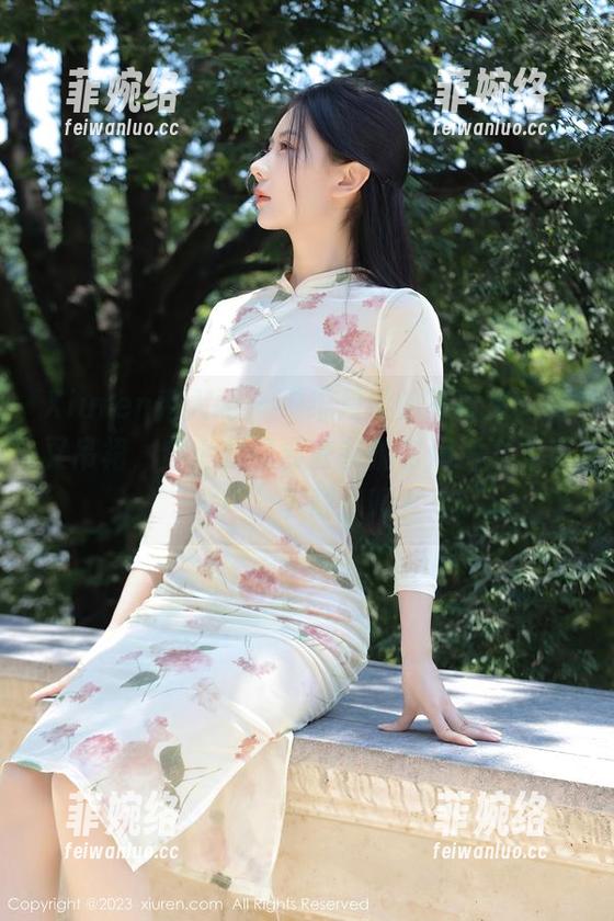 Xiuren秀人网-绯月樱 Xiuren秀人网 - “绯月樱的写真集:高叉吊裙,穿上就像要去参加时尚派对的那种!”下载了吗?