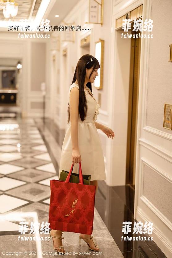 YouMi尤蜜荟-Emily尹菲 YouMi尤蜜荟 - 白色写真里的Emily尹菲:让人捉摸不透的气质
