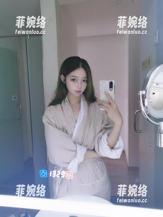 eloise软软 原图就是如此软乎乎的–eloise软软的夏日,它在后院绽放的样子,哇,好像复古时光啊。