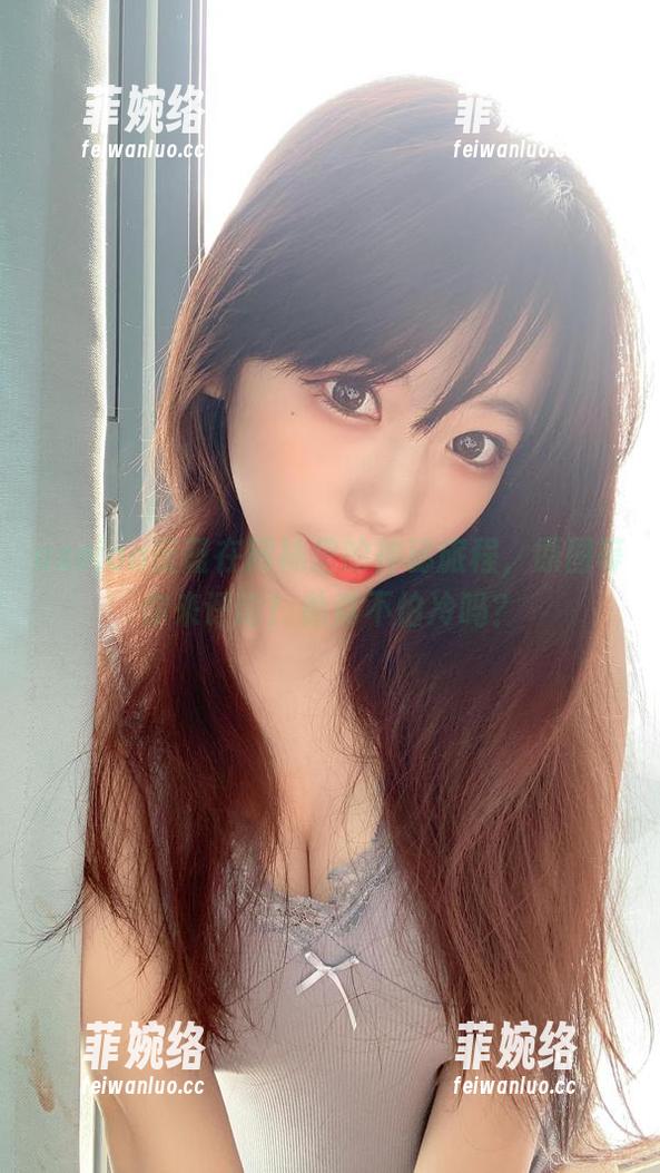 usejan蓝蓝 usejan蓝蓝在网袜里的神秘旅程,原图等你来评论!他真不怕冷吗?