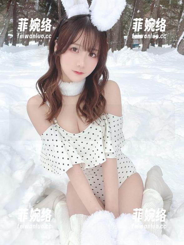 けん研 美足合集:けん研的脚,居然能在照片里活灵活现,真佩服摄影师的技术。