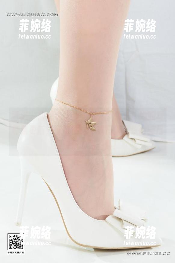 丽柜-甜甜 丽柜 - 甜甜在这里,七夕节快乐!她的写真集更新,证明在这个节日里,你也能找到快乐的另一面!