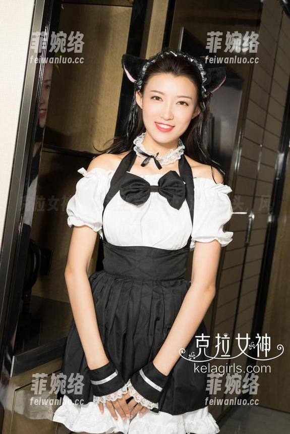 克拉女神-周迪 克拉女神 - 周迪全套皮衣:漫步街头,风情万种。