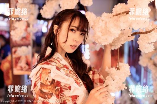 嗲囡囡-史雯Swan 嗲囡囡 - 史雯Swan的泳池:无圣光幻影,美图也不容小觑