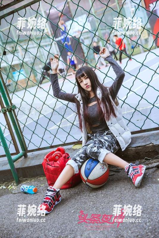 头条女神-蔡楠 头条女神 - 私拍蔡楠的作品,看她如何颠覆圣诞传统