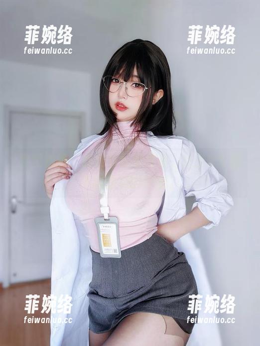 女主K 套图精选:曲线与长度并存,女主K长腿不能忽视的存在。