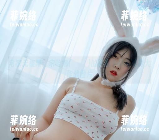 宅家无极限：宋哈娜(송하나)的破洞牛仔裤写真大作战图片