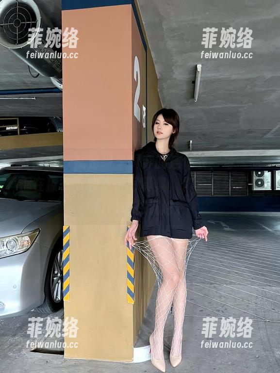 就是阿朱啊 微密圈 - 就是阿朱啊穿的连体衣,每一张都在撩,下载这份写真集,你会意外发现自己也在沉沦。
