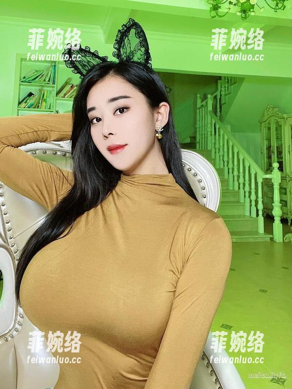 张老师 微密圈 - 瞧瞧这张!张老师的黑丝下载挑战了我的审美底线。