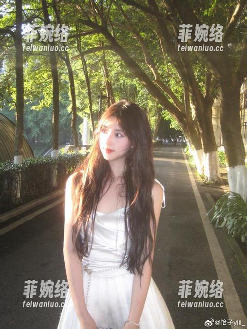 怡子yiii 怡子yiii的甜心图包更新,哈哈,镜头前的她真会撒糖!