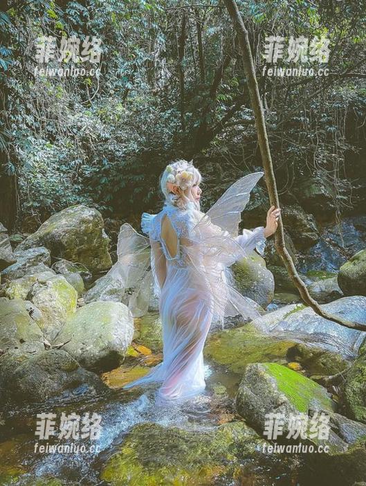 快乐无颜小天使wy：原图好玩到不想关掉，套图让我想去参加万圣节派对了！