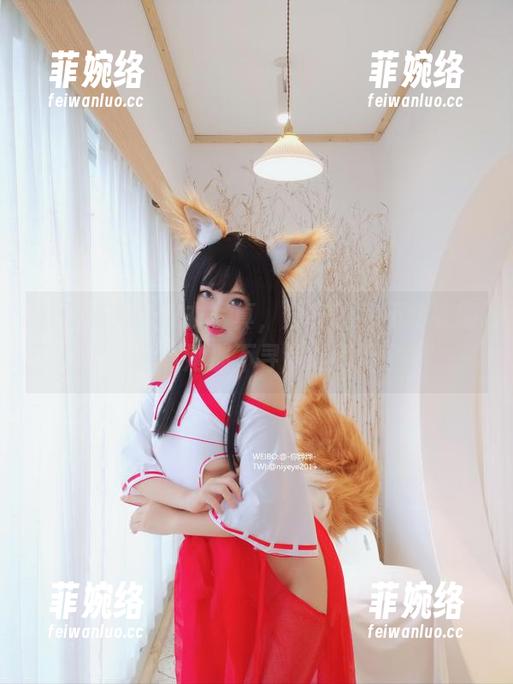 杏子夫人 杏子夫人的皮衣写真,分享的可不止衣服,还有她那不寻常的气场。