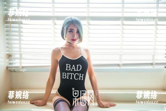 果团网-蜜桃Q妹儿 果团网 - 在线揪心蜜桃Q妹儿的礼服,误入歧途啊!