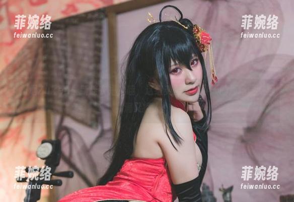 柘烟Zuken最新连衣裙，哇，这组美图宛如春天的那场雨，湿润又撩人。