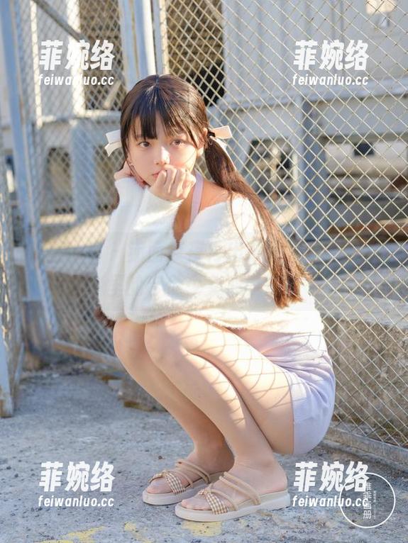 柴系小乖-赤西夜夜 柴系小乖 - 赤西夜夜再出奇招,最新照片里的吉他少女心事重重