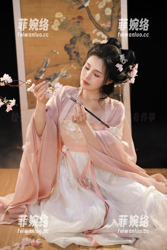 桃暖酱 饺子与福利,桃暖酱的厨房写真总有件事让人眼前一亮。
