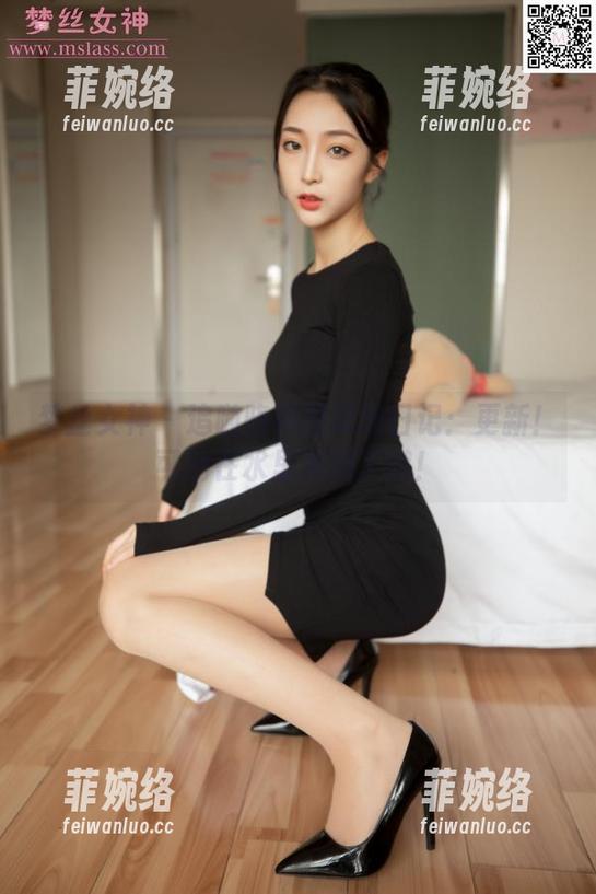 梦丝女神-晓晓 梦丝女神 - 追随晓晓的泳池日记:更新!可别在水里滑倒了哦!