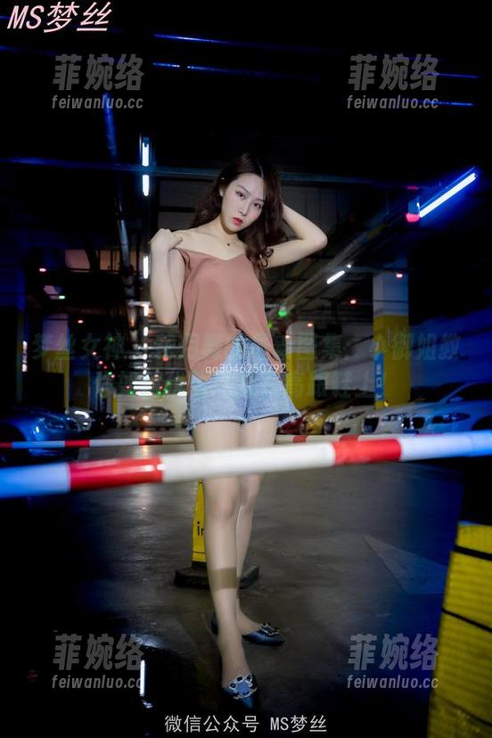 梦丝女神-花月舞 梦丝女神 - 花月舞的最新图集:小御姐教你如何优雅地踩在高跟鞋上!