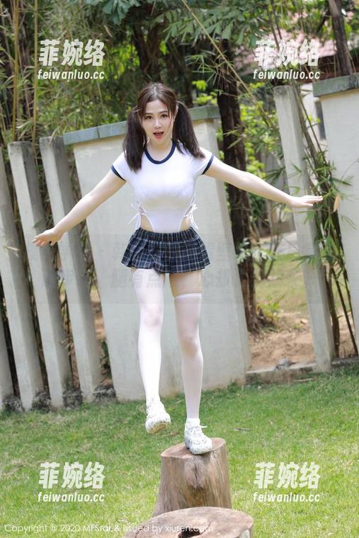 模范学院-韩静安 模范学院 - 韩静安的高清壁纸:在日常的跑步间,腿有点短,心却飞了起来。