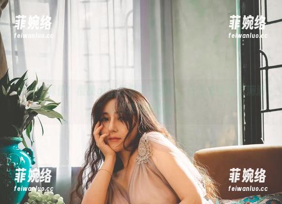 樱晚gigi 拿红酒调情!樱晚gigi日常系列图包,资源里全是“滴滴”的你想要的甜蜜!