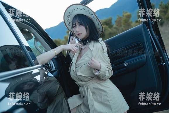 浅安安 精选双马尾:浅安安的自在气息,轻松得让人想隐身后头偷偷看。
