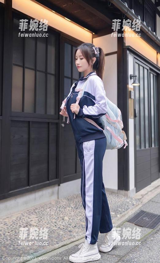 秀人网-伊小七MoMo 秀人网 - 制服配伊小七MoMo,完美组合!一路滑到下载吧,快抓住这份美丽!