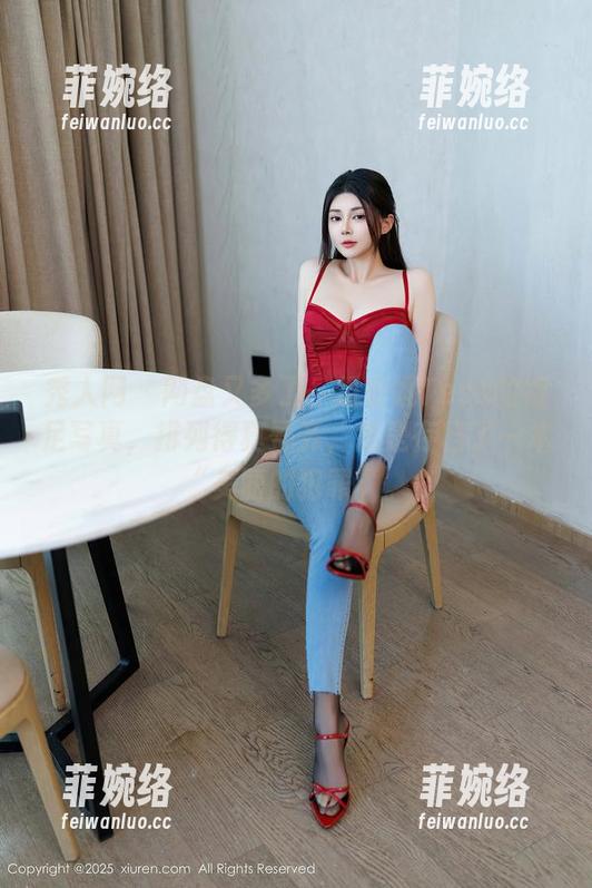 秀人网-安妮Tess 秀人网 - 网盘又多了一组安妮Tess的裸足写真,排列得真整齐,像是存档了一本“美丽的犯罪”。