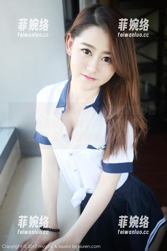 美媛馆-唐琪儿Beauty 美媛馆 - 在唐琪儿Beauty的最新婚纱图片中,我竟似乎看到了梦中的那个人影,哦不,是她的裙摆在轻轻晃动?
