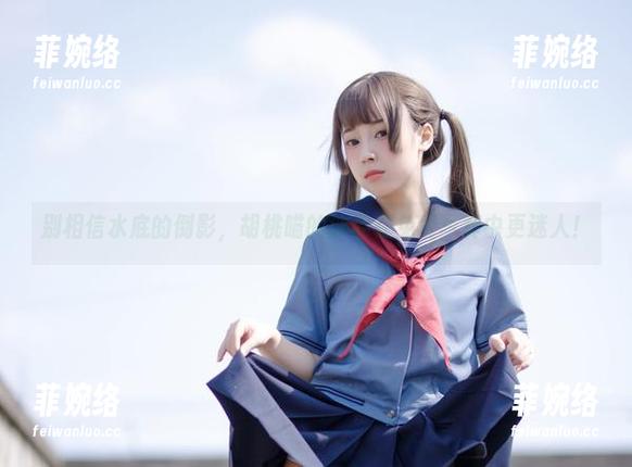 胡桃喵 别相信水底的倒影,胡桃喵的泳姿在免费写真中更迷人!