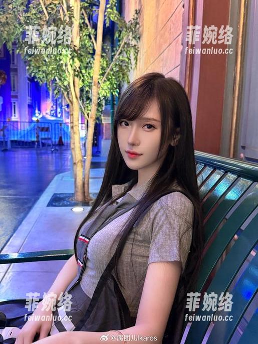 腐团儿Ikaros 腐团儿Ikaros的尼尔机械纪元套图更新,这是要把黑色机械变成白色坏坏吗?