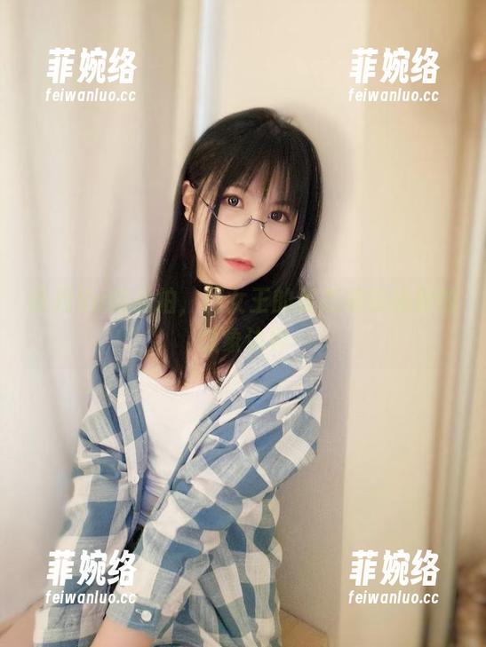逐月Su 逐月Su的私拍,用女王的姿态来挑战你的想象边界