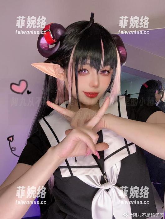 阿九从不咕咕 阿九从不咕咕的圣诞写真,壁纸里的小精灵是我心头好