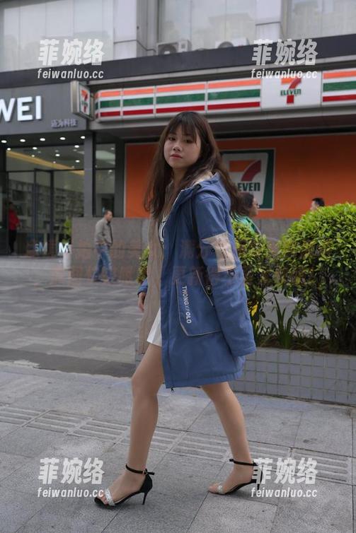 魔镜街拍 魔镜街拍中的美女:满分气质与无敌颜值,原图快来瞅瞅,更新得不要太快哦!